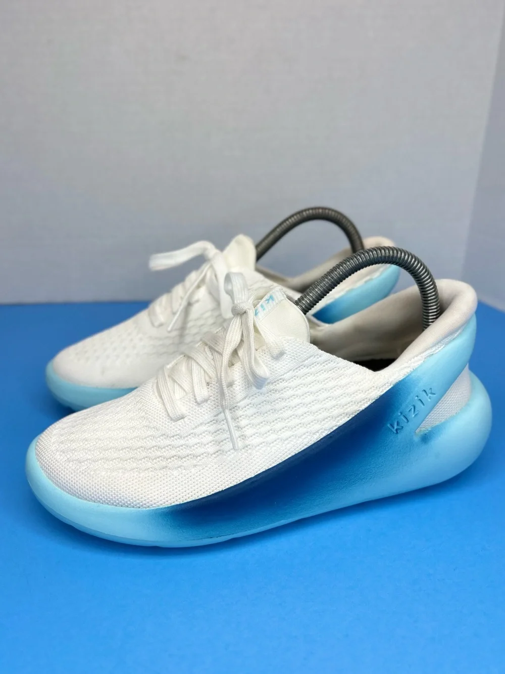 Kizik Roamer Womens Hands Free Sneakers White/Glacier Sz 6.5M XLNT Condition